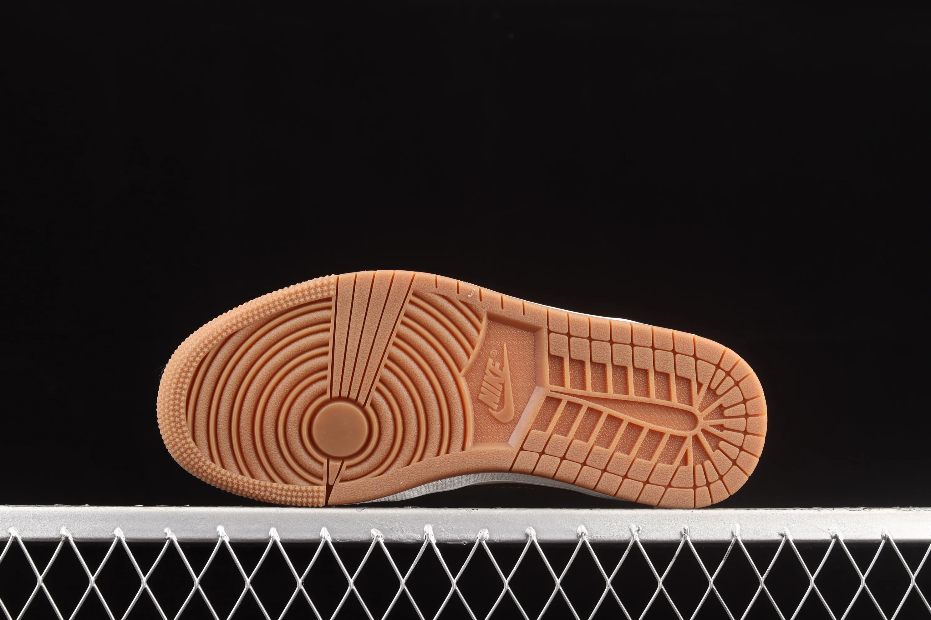 All categories Air Jordan Jordan series basketball shoes Air Jordan 1 Mid Air Jordan 1 Mid AJ1 Joe 1 smoke gray purple red red bean Chinese basketball shoes DO7440-821